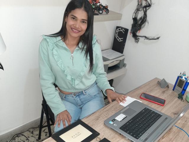 AndreaaTaylor - Live sexe cam - 13700356