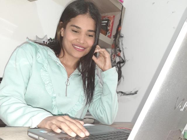 AndreaaTaylor - Live sexe cam - 13700404