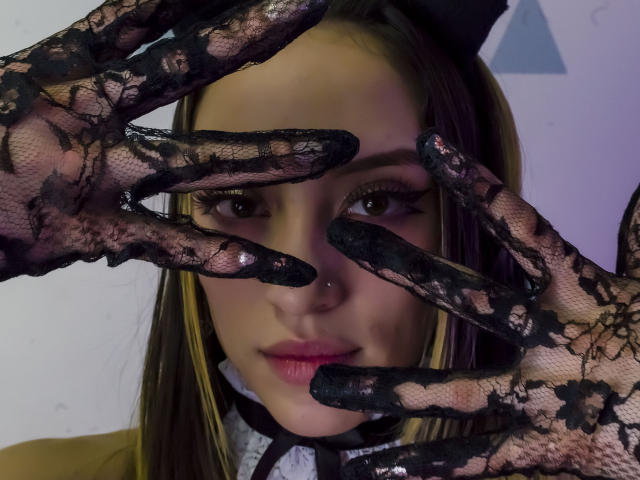 KiraSmilee - Live sex cam - 13729576