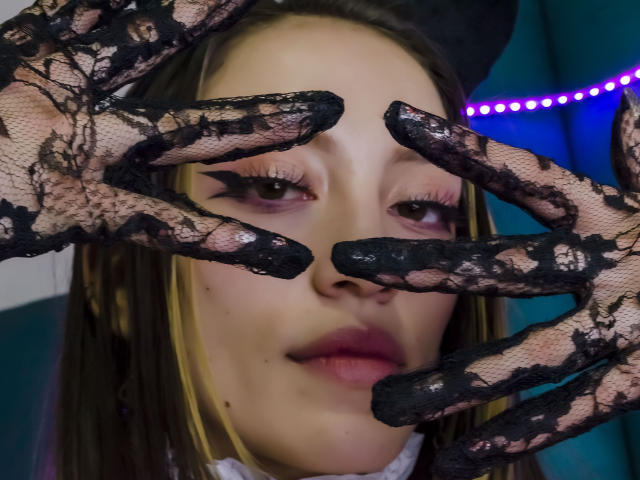 KiraSmilee - Live sex cam - 13729580