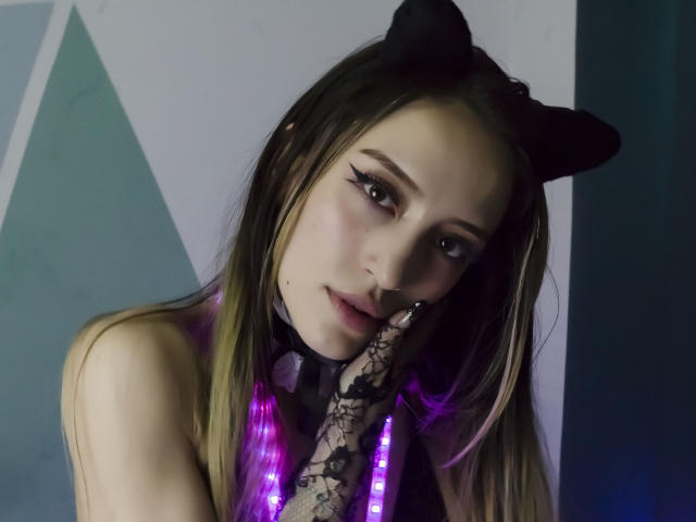 KiraSmilee - Live sex cam - 13729600