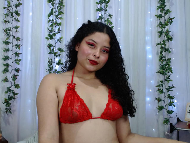 AliciaVelvetqt - Live porn &amp; sex cam - 13743784