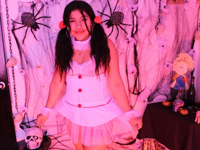 KendallSweetz - Live Sex Cam - 13748936