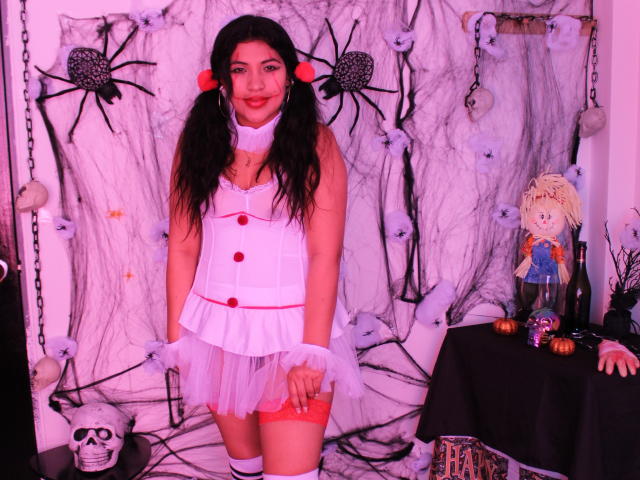 KendallSweetz - Live Sex Cam - 13749116