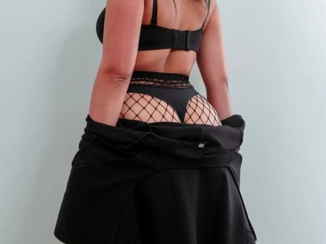 AnneCasanova - Élő pornó és szexkamera - 13758436