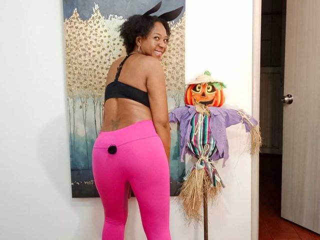 CorallHotty - פורנו בשידור חי ומצלמת סקס - 13764000