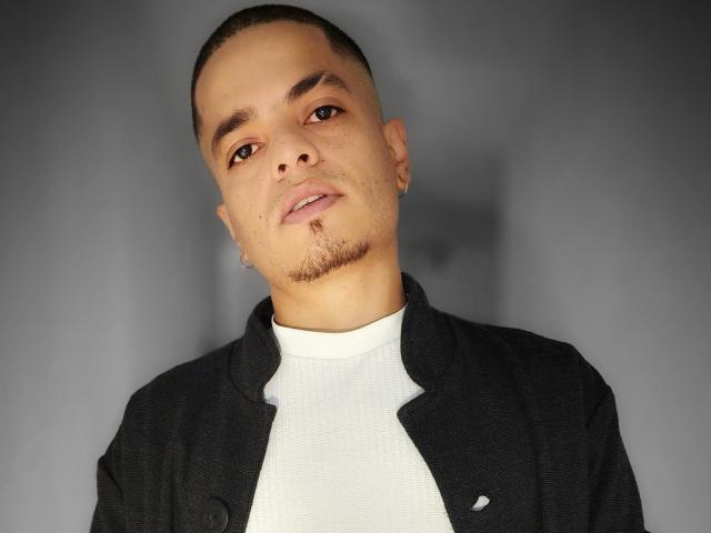 JohnyColer - Live sex cam - 13773832