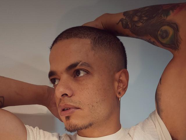 JohnyColer - Live Sex Cam - 13773848