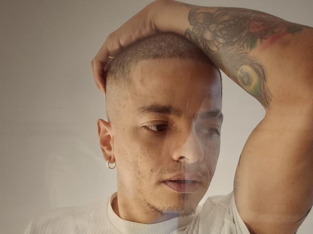 JohnyColer - Live sex cam - 13773908