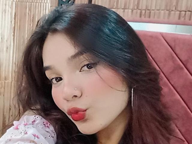 EmilieGray - Live Sex Cam - 13774396