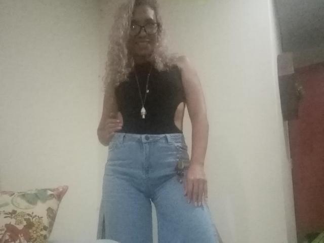 Carolinaz - Live sex cam - 13779276