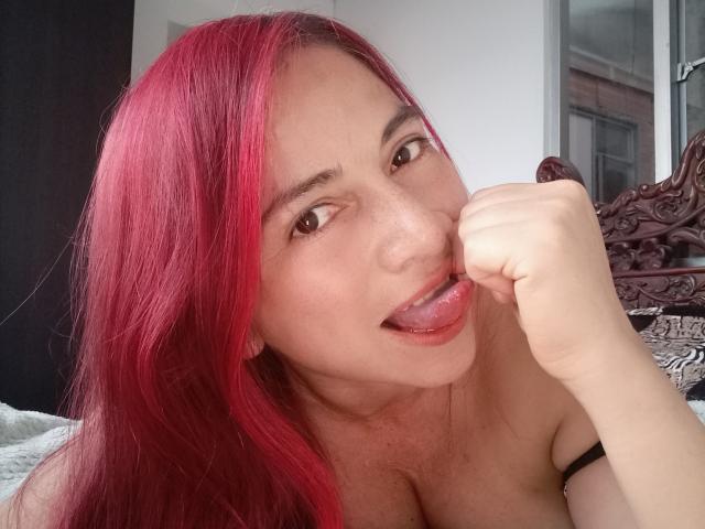 AlessiaRed - Live porn &amp; sex cam - 13783516
