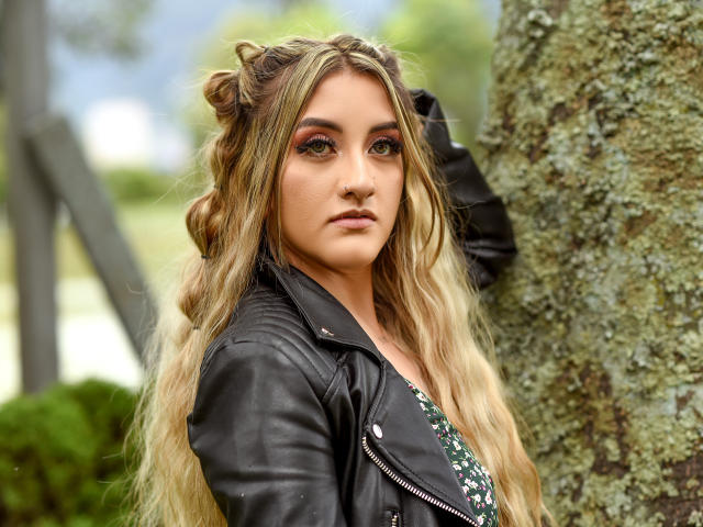 DaniellaSpinelly - Porno na żywo i seks kamera - 13784836