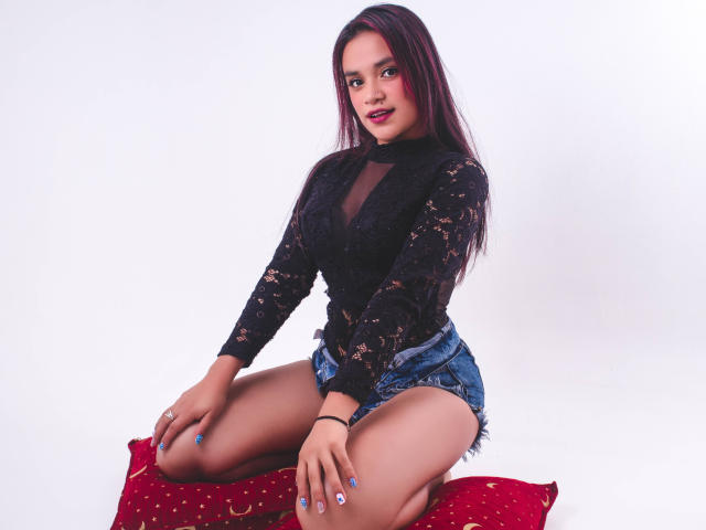 WhitneyQueen - Live porn &amp; sex cam - 13790084