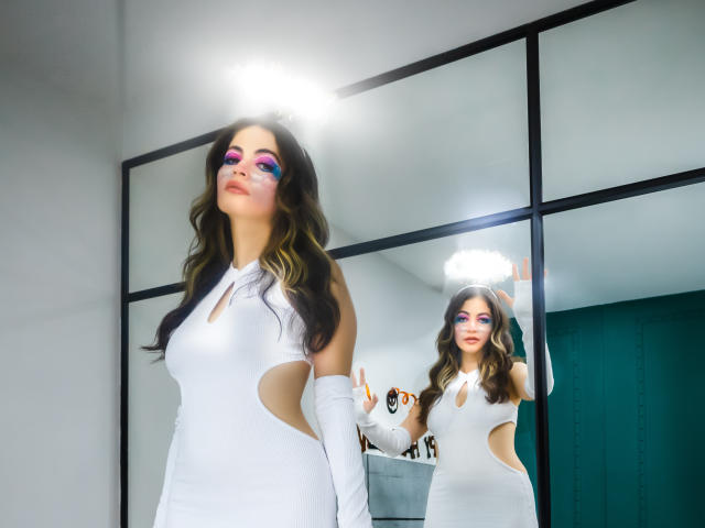 EmiliaMilan - Sexe cam en vivo - 13794696