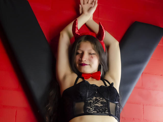 MiluStarr - Live sexe cam - 13817576