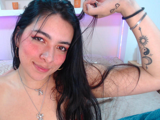 MiaCharlotte - Live sexe cam - 13836632