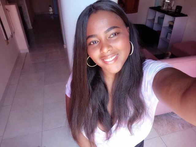 EmiraHot - Live sex cam - 13877884