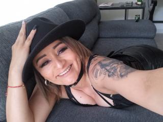AngelaHotty - Live sex cam - 13878416