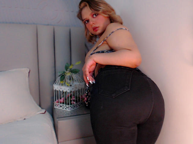 AliceeSecret - Live sex cam - 13894120