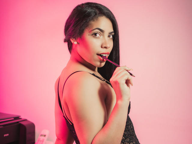 MiaJohnsons - Live sexe cam - 13905668