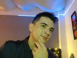 LatinAndres - Sexe cam en vivo - 13916372