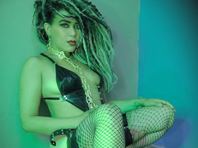 CanelaSkinn - Live sex cam - 13969204