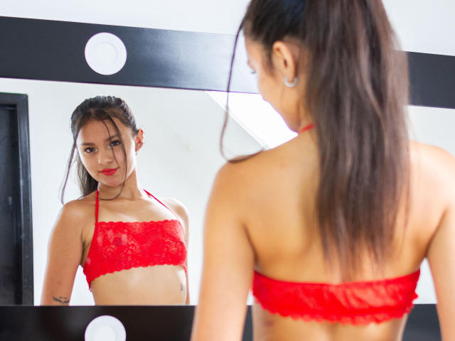 AlesandraFerri - Live sex cam - 14031032