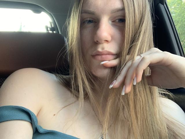Krissi - Live porn &amp; sex cam - 14045056