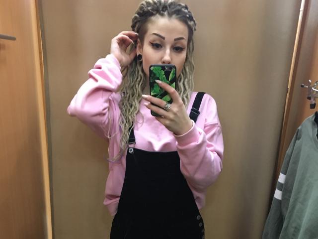 HoneySallyMoore - Sexe cam en vivo - 14045540