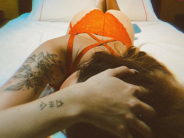 ChristineMasseri - Live sex cam - 14054192