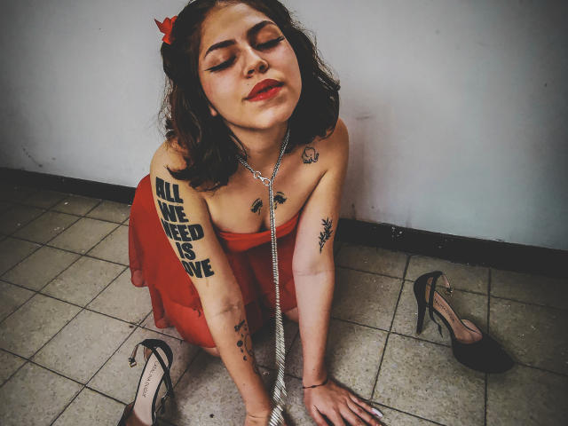 CoralinneBlake - Sexe cam en vivo - 14061576