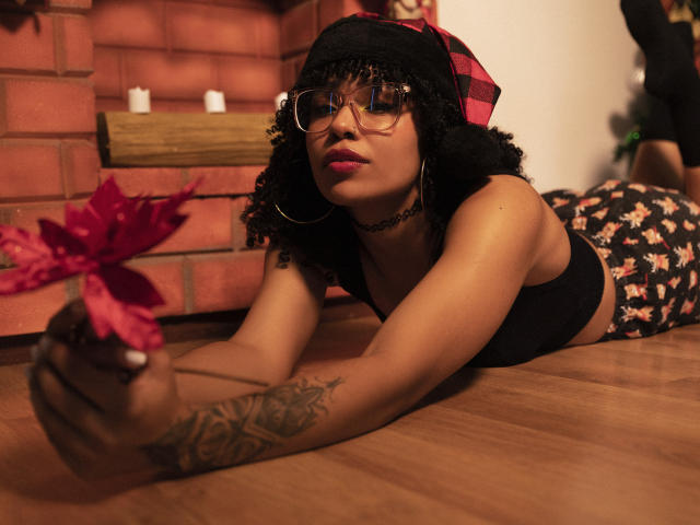 MacarenaWalker - сексуальная веб-камера в реальном времени - 14072292