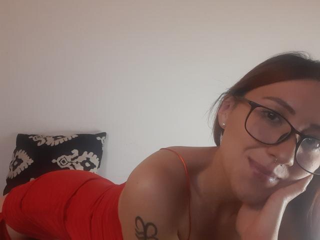MiaGarcia - פורנו בשידור חי ומצלמת סקס - 14096224