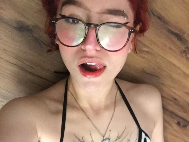 LiaAlbanni - Élő pornó és szexkamera - 14105024