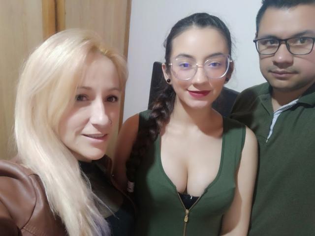ThreeSomeCole - Camera khiêu dâm &amp; quyến rũ trực tiếp - 14131052