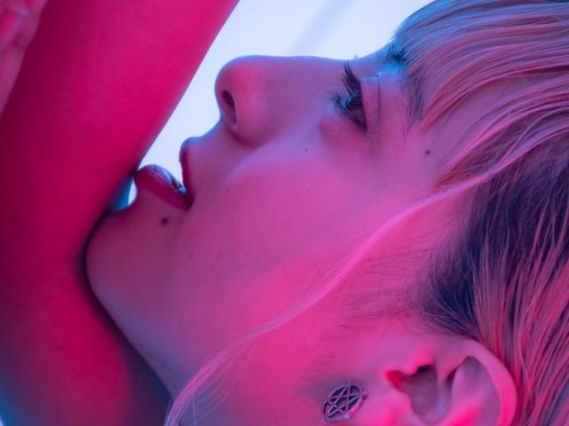 AnnieLeone - Live sex cam - 14152316