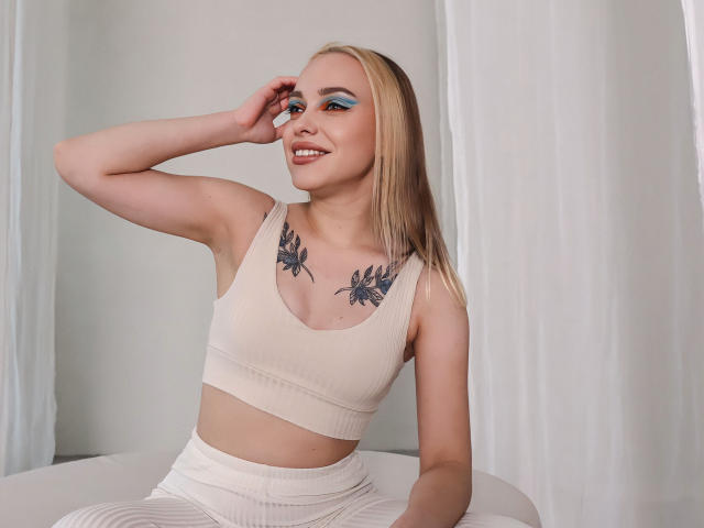 AnneHoferman - Live Sex Cam - 14220702