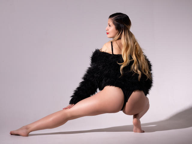 EmiilyRogers - פורנו בשידור חי ומצלמת סקס - 14328942