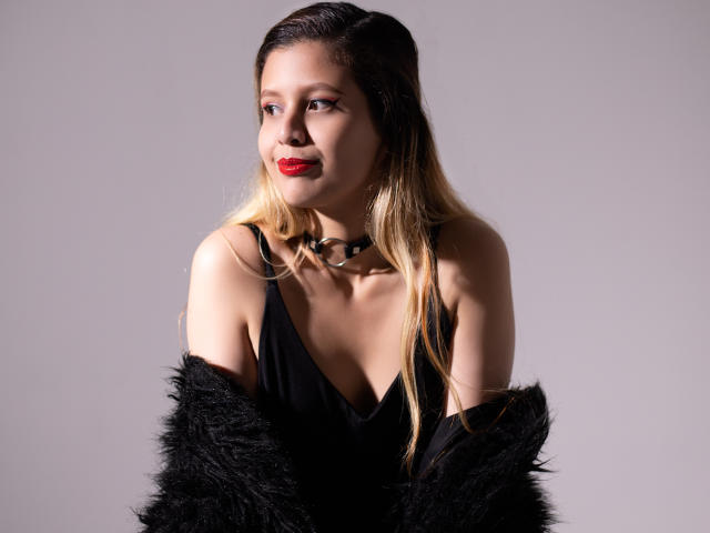 EmiilyRogers - Sexe cam en vivo - 14328950