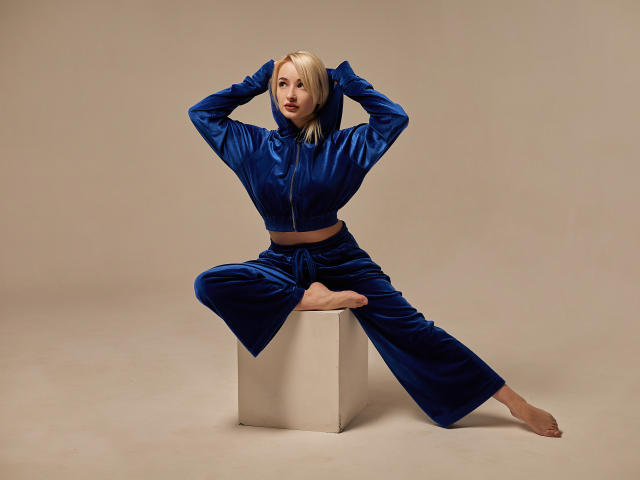 ValeryMiracle - Live porn &amp; sex cam - 14360950