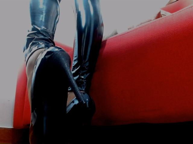 VioletaSwitch - Porno na żywo i seks kamera - 14372210