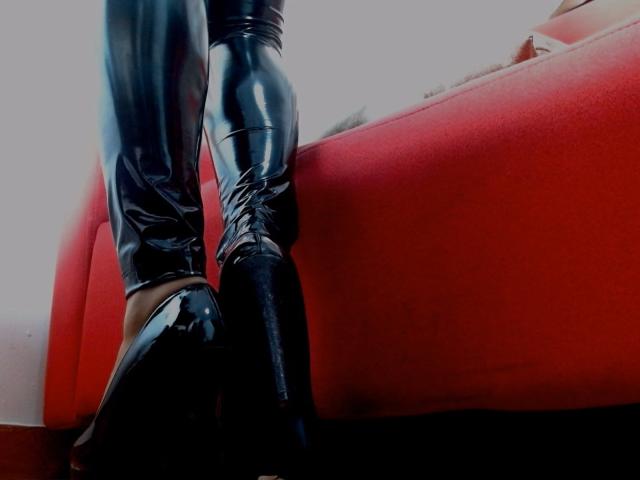 VioletaSwitch - сексуальная веб-камера в реальном времени - 14372214