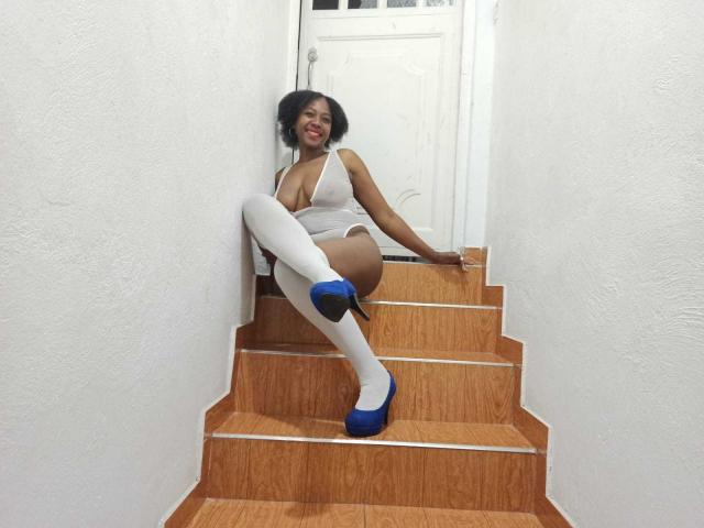 CorallHotty - Live sex cam - 14373382