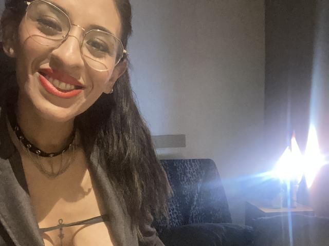 StefanyOrens - Élő pornó és szexkamera - 14378318