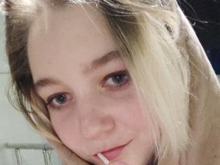 MissKrisss - Live sex cam - 14403518