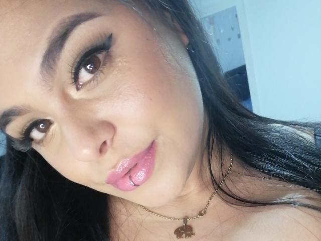 ElenaGommy - Live sex cam - 14406250