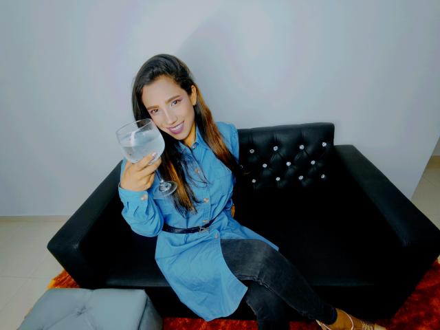 SophiiaEvans - Live porn &amp; sex cam - 14410022