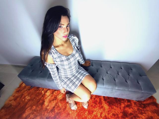 SophiiaEvans - Live sexe cam - 14410114