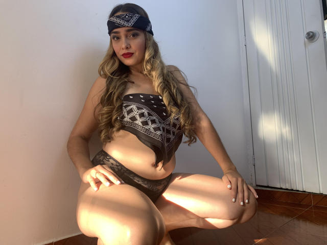 LeslieHot69 - сексуальная веб-камера в реальном времени - 14489490